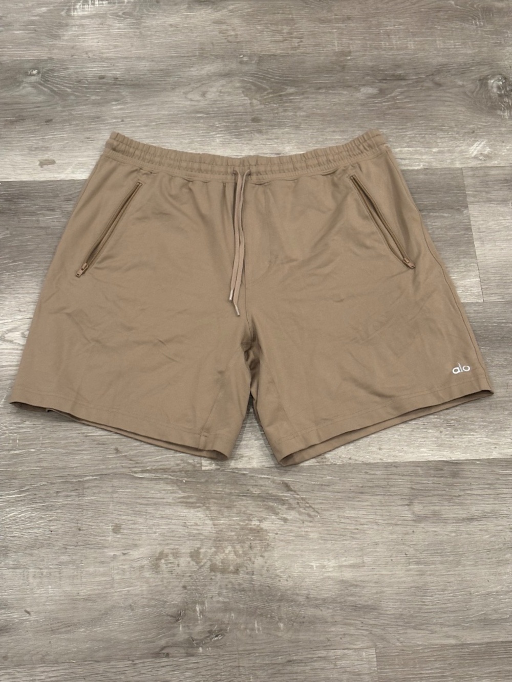 Alo Yoga 7" Repetition Short Gravel Mens L NWOT